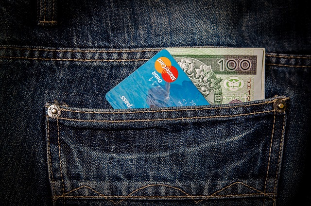 4. Debit Cards vs. Cash: Which Payment Method Works Best in Prague?