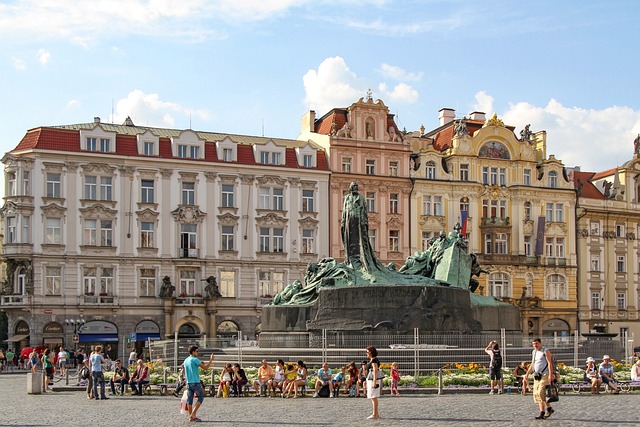 - Jan Hus ​Memorial: Unveiling the ⁤Symbolic Statue of a Czech Reformer