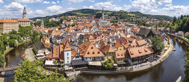2. Uncover the Timeless Beauty of Český Krumlov: Exploring a Charming UNESCO World Heritage Site