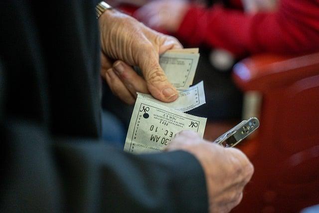 How Far Is Prague from Frankfurt by Train: Train Routes 6 - Cost of train tickets between Prague and Frankfurt
